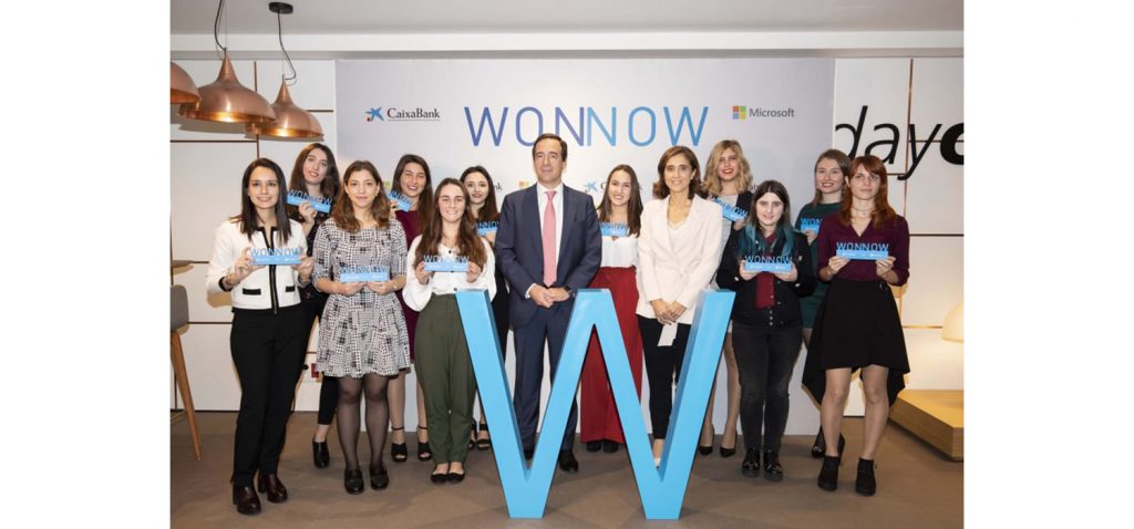 Tres alumnas de la ESI reciben el premio WONNOW de CaixaBank y Microsoft