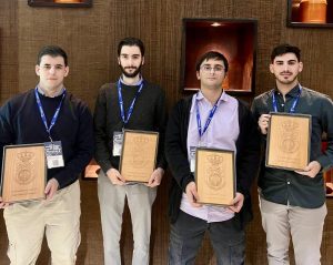 El equipo de la ESI recoge su premio como ganador del hackathon Talent4Cyber en Madrid